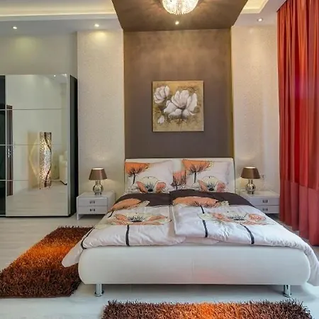 דירה Ultra 2bdrm *