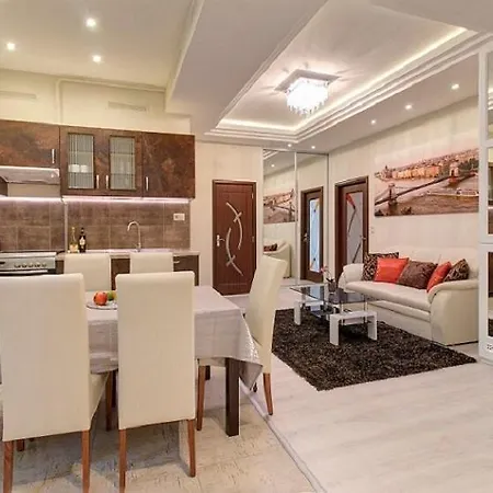 Ultra 2bdrm דירה